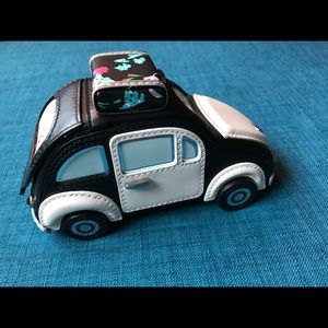 ❤️SOLD!!!❤️Kate Spade scenic route 3D Coin Purse